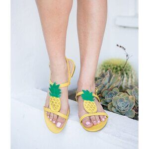 Talbots Pineapple Tropical Sandals 9.5 Keri Yellow T-Strap Shoes Buckle Flats